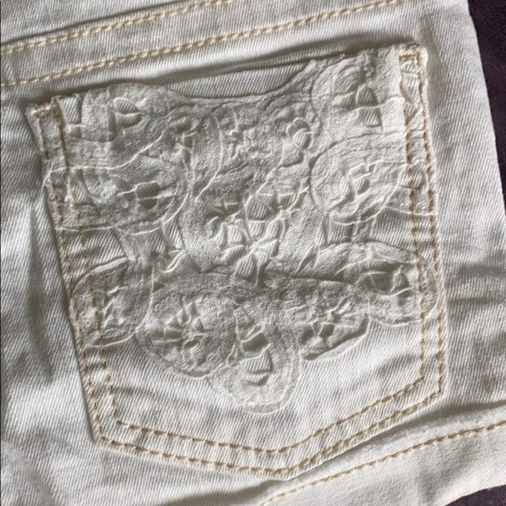 Free Soulmate Vintage Denim White Denim Shorts - Picture 5 of 5